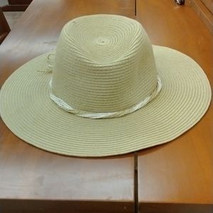 Lucky 7 Designer  Straw hat w straw band 1sz $38 one size +free scarf